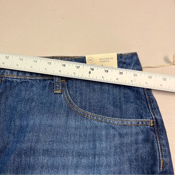Universal Thread Women’s Blue Denim Boyfriend Shorts Size 20 4” Inseam - Picture 9 of 9